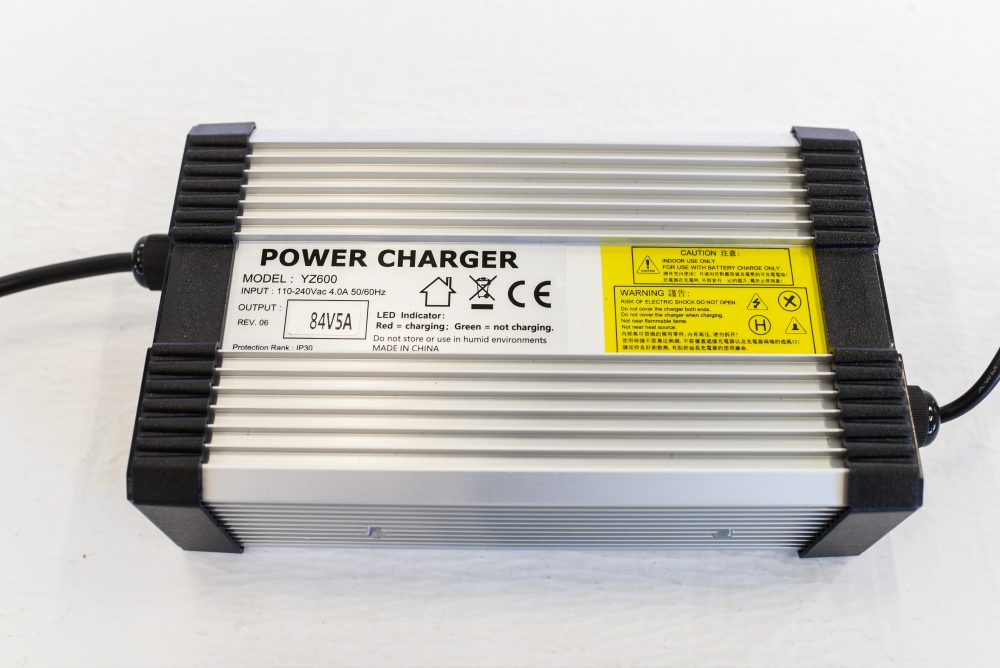 Зарядное устройство YZPOWER 84V 5A  (72v)