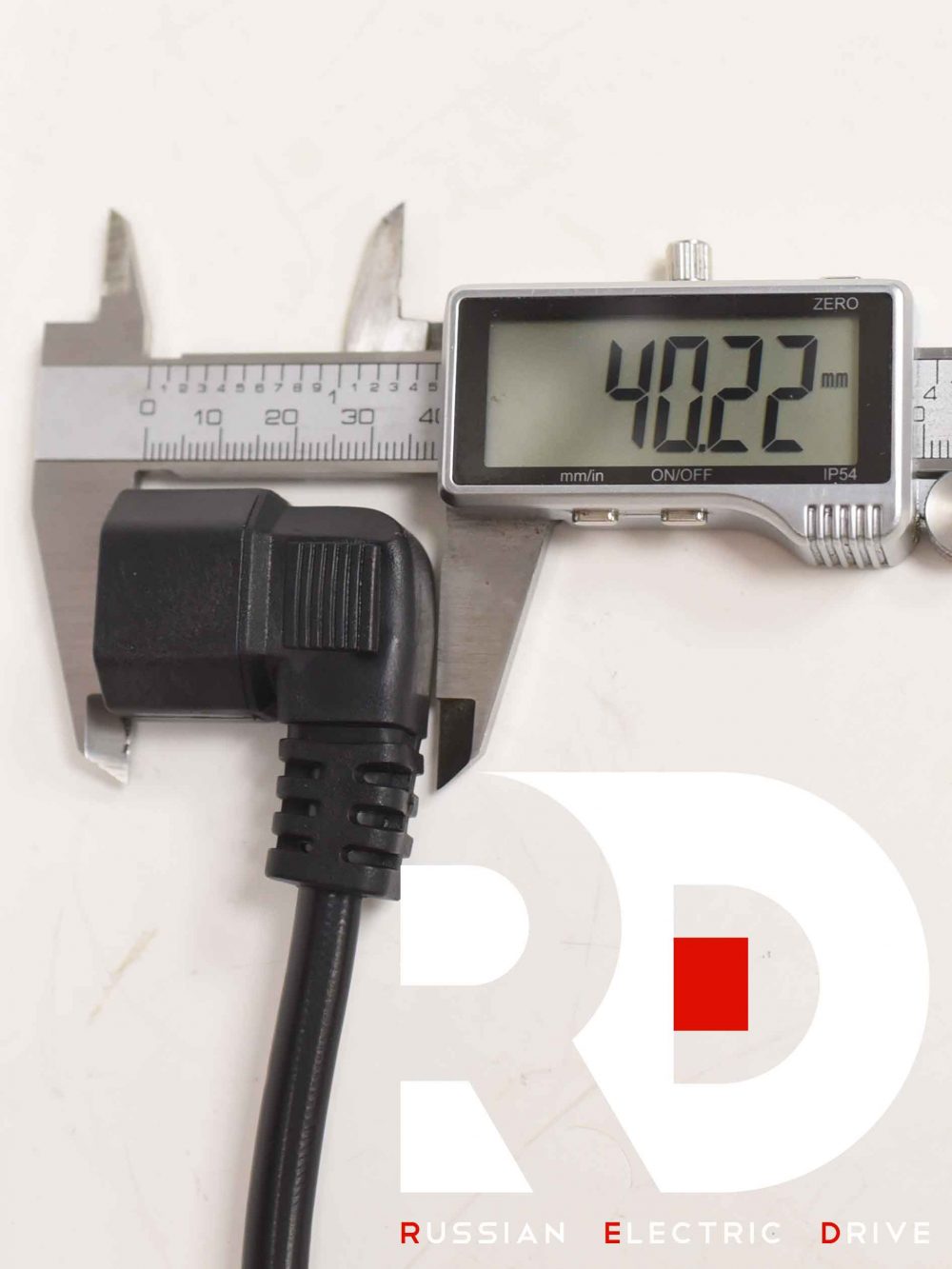 IEC C13 2.5mm² папа с проводом (Аккумулятор колхозник)