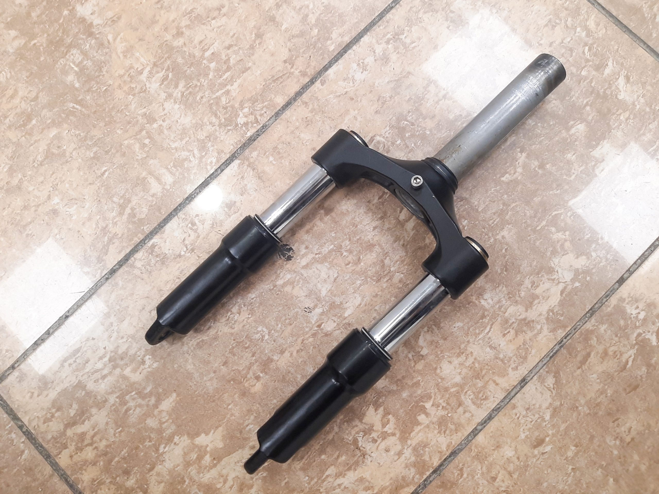 Вилка передняя Kugoo Kirin C1 + (Куго Кирин С 1 плюс) Вилка передняя Kugoo Kirin C1 + (Куго Кирин С 1 плюс)