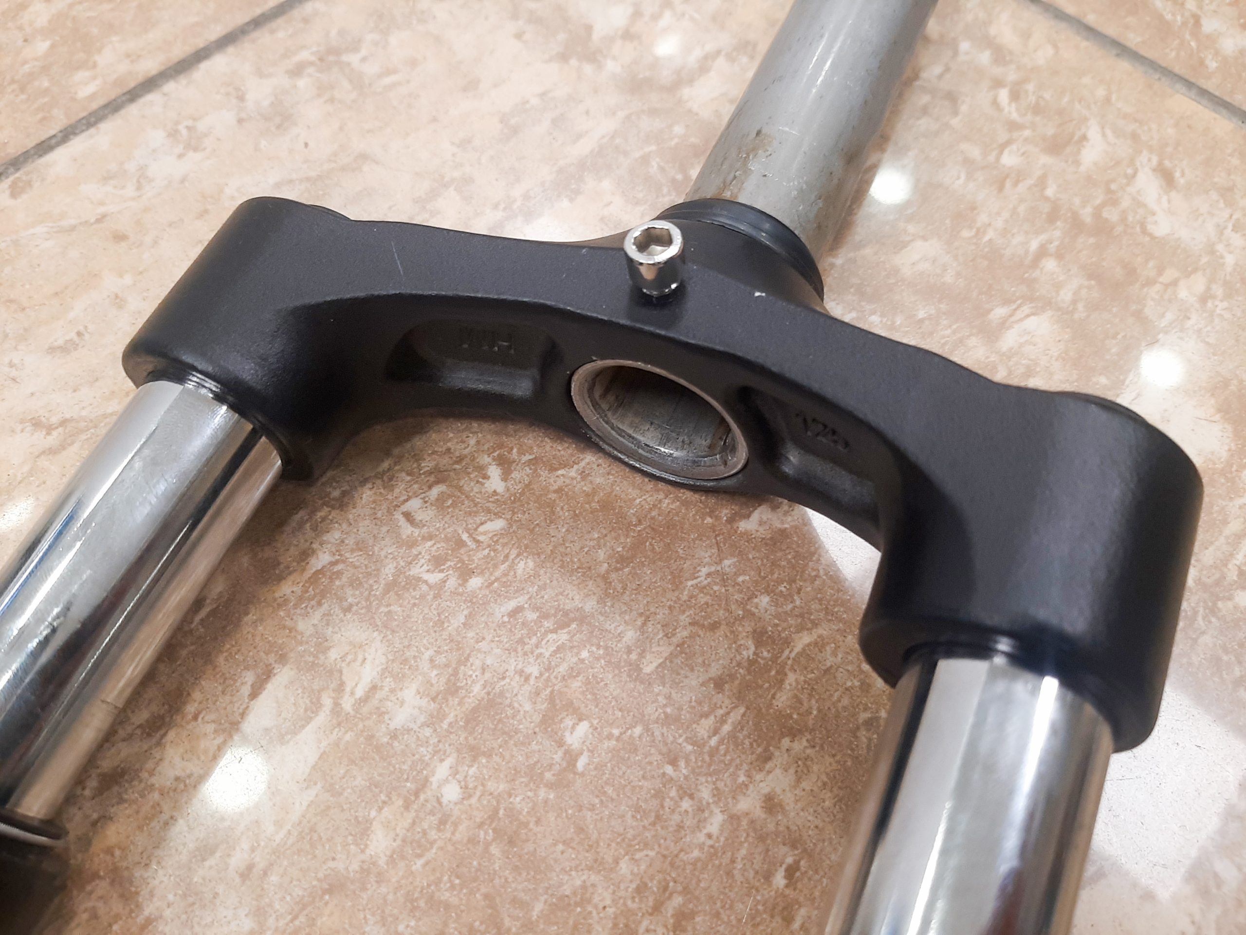 Вилка передняя Kugoo Kirin C1 + (Куго Кирин С 1 плюс) Вилка передняя Kugoo Kirin C1 + (Куго Кирин С 1 плюс)