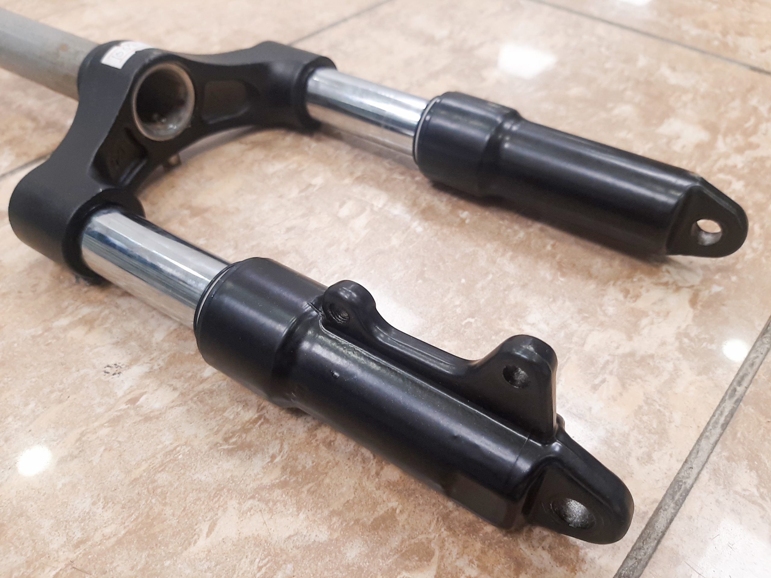 Вилка передняя Kugoo Kirin C1 + (Куго Кирин С 1 плюс) Вилка передняя Kugoo Kirin C1 + (Куго Кирин С 1 плюс)