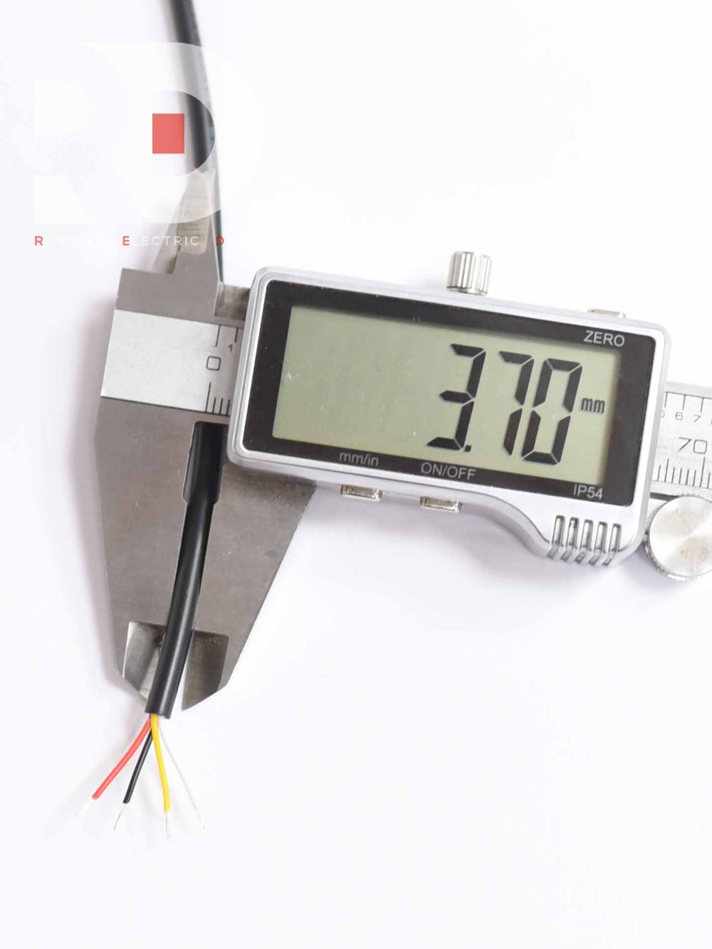 Провод 28 AWG ПВX 4 жилы (3.7mm внешний диаметр)