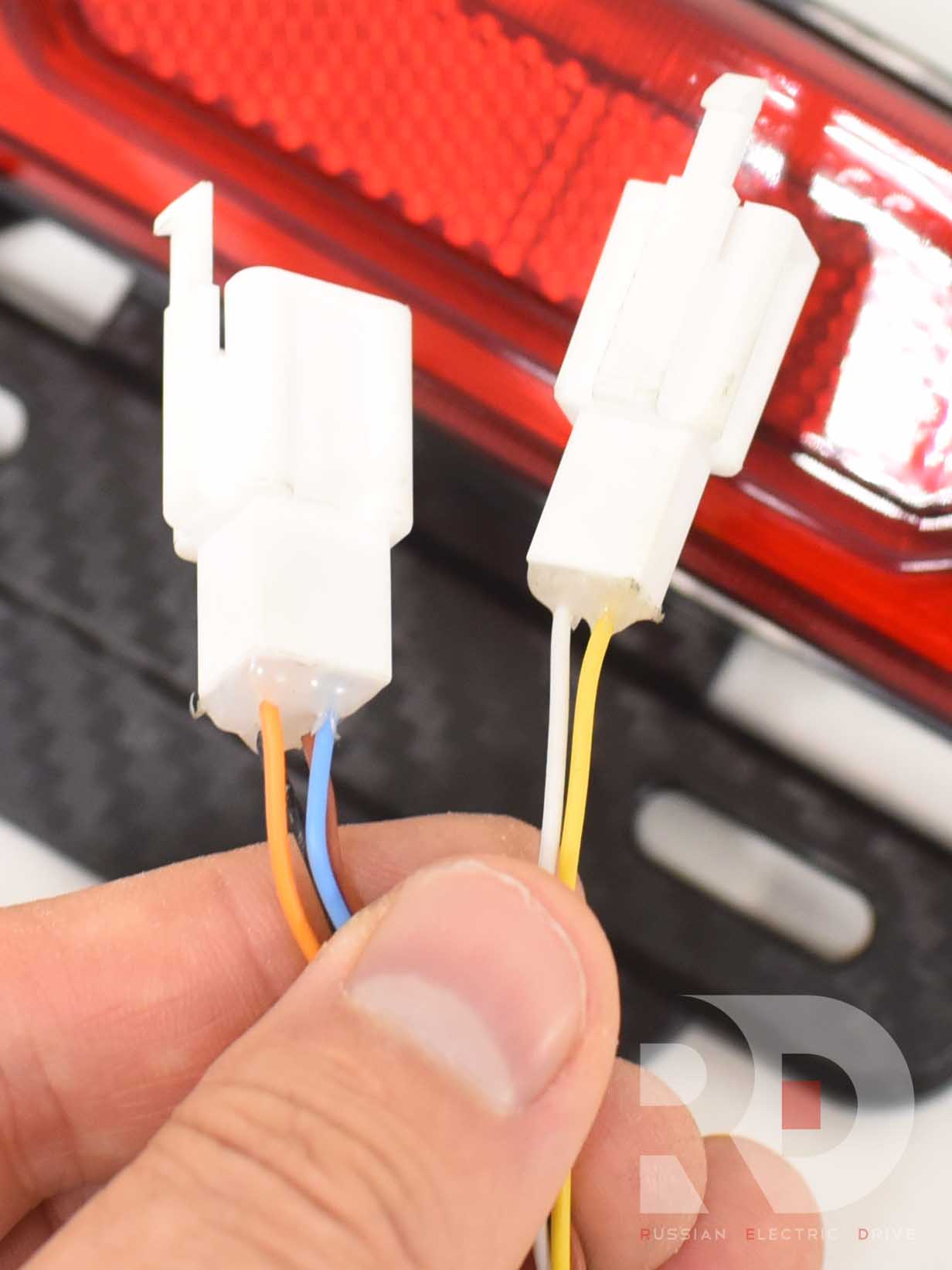 Задний стоп сигнал, поворотники Kugoo V3 Pro MAX (Куго В3 Про МАКС) Задний стоп сигнал, поворотники Kugoo V3 Pro MAX (Куго В3 Про МАКС)