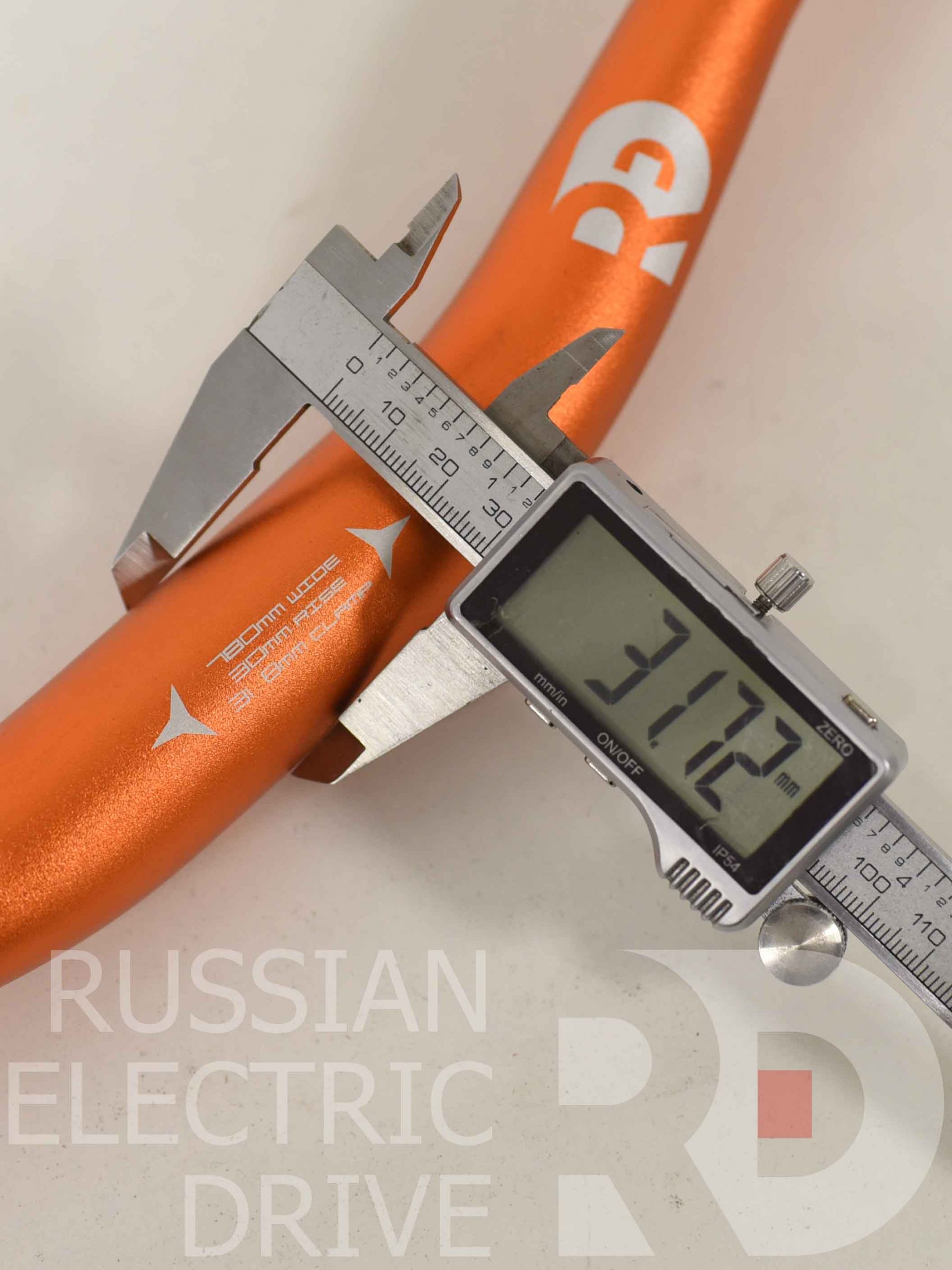 Руль велосипедный RED 780 мм, 31.8 мм оранжевый (АЛЮМИНИЙ) Руль велосипедный RED 780 мм, 31.8 мм оранжевый (АЛЮМИНИЙ)