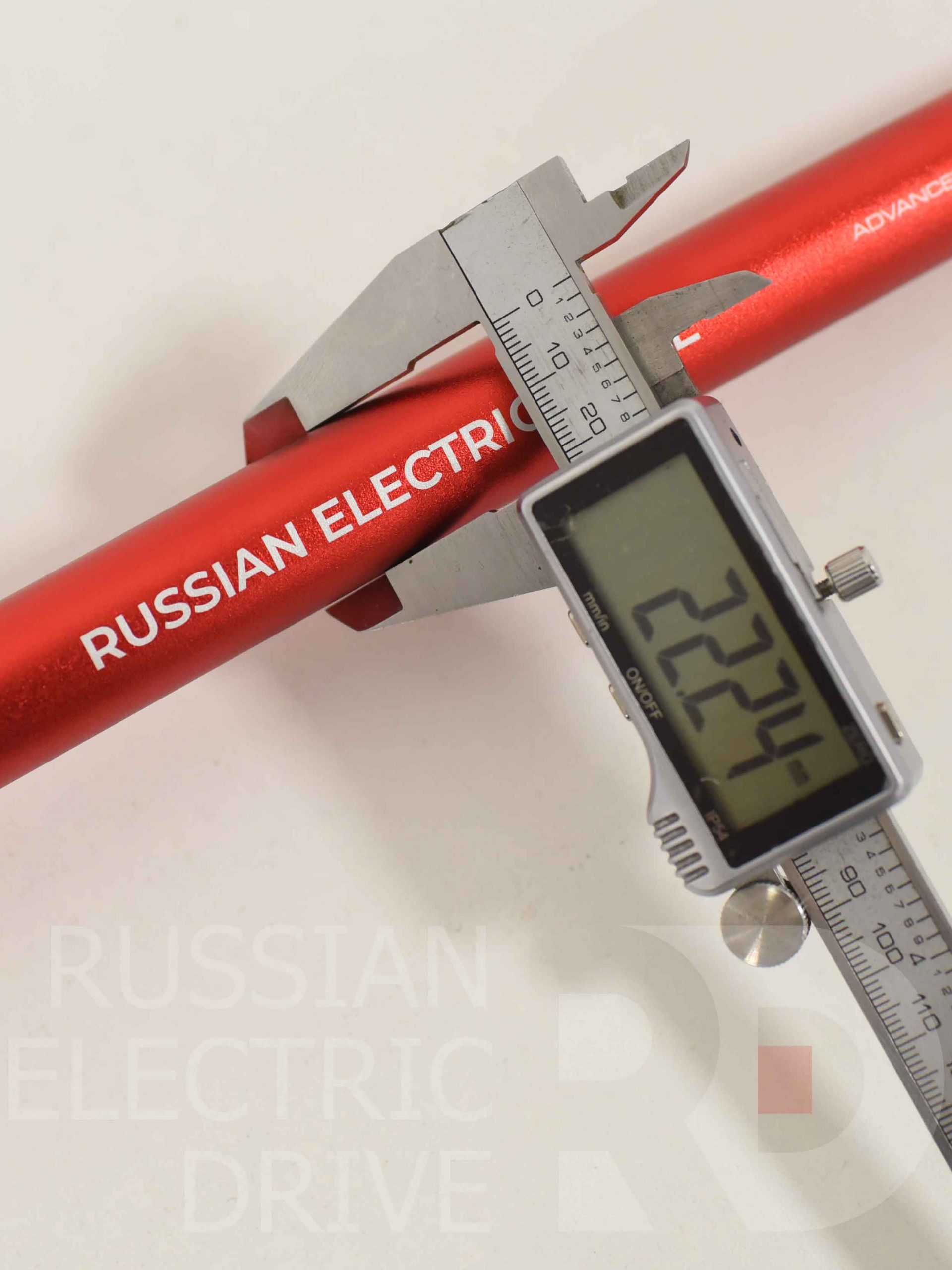 Руль велосипедный RED 780 мм, 31.8 мм красный Руль велосипедный RED 780 мм, 31.8 мм красный